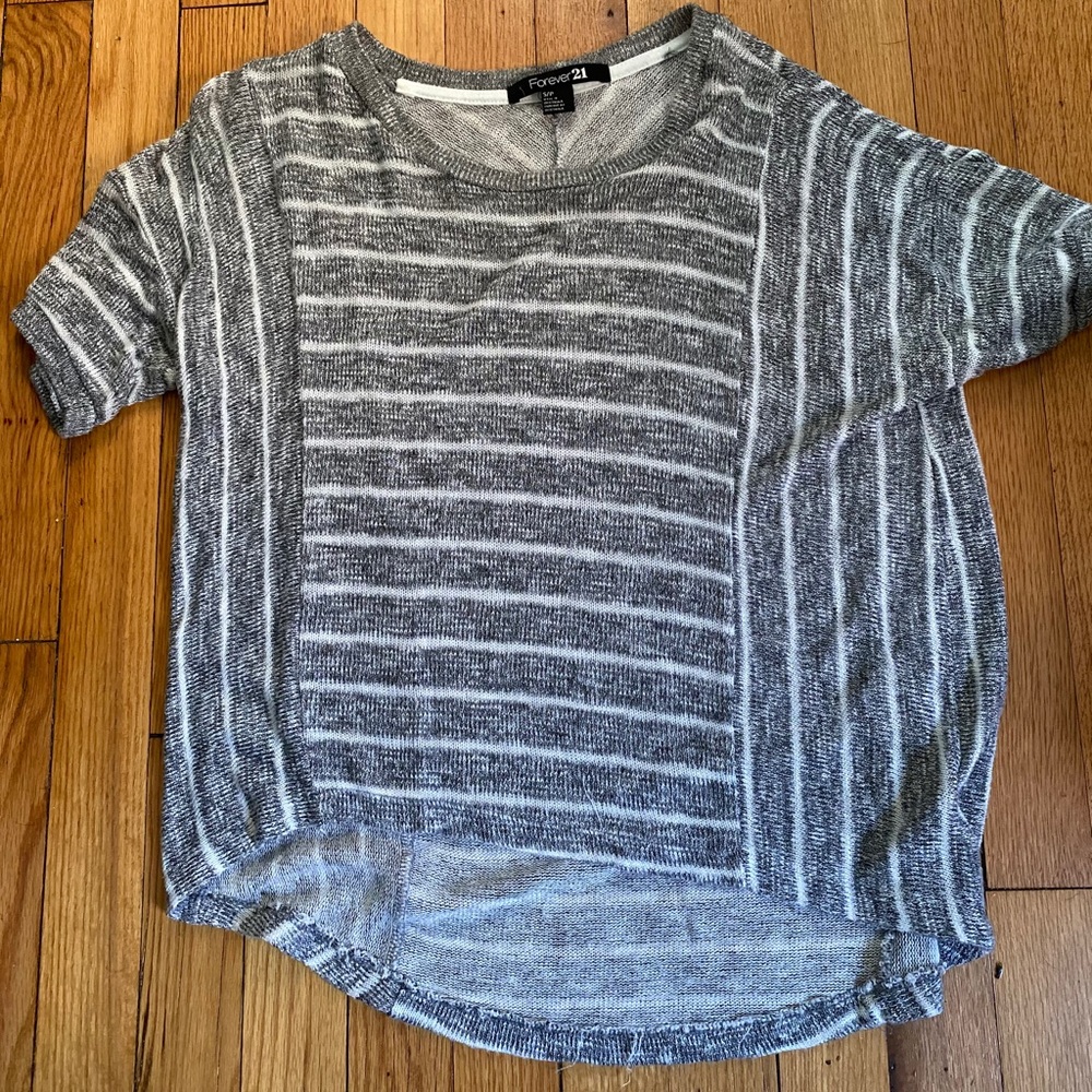 FOREVER 21 short sleeve grey sweater